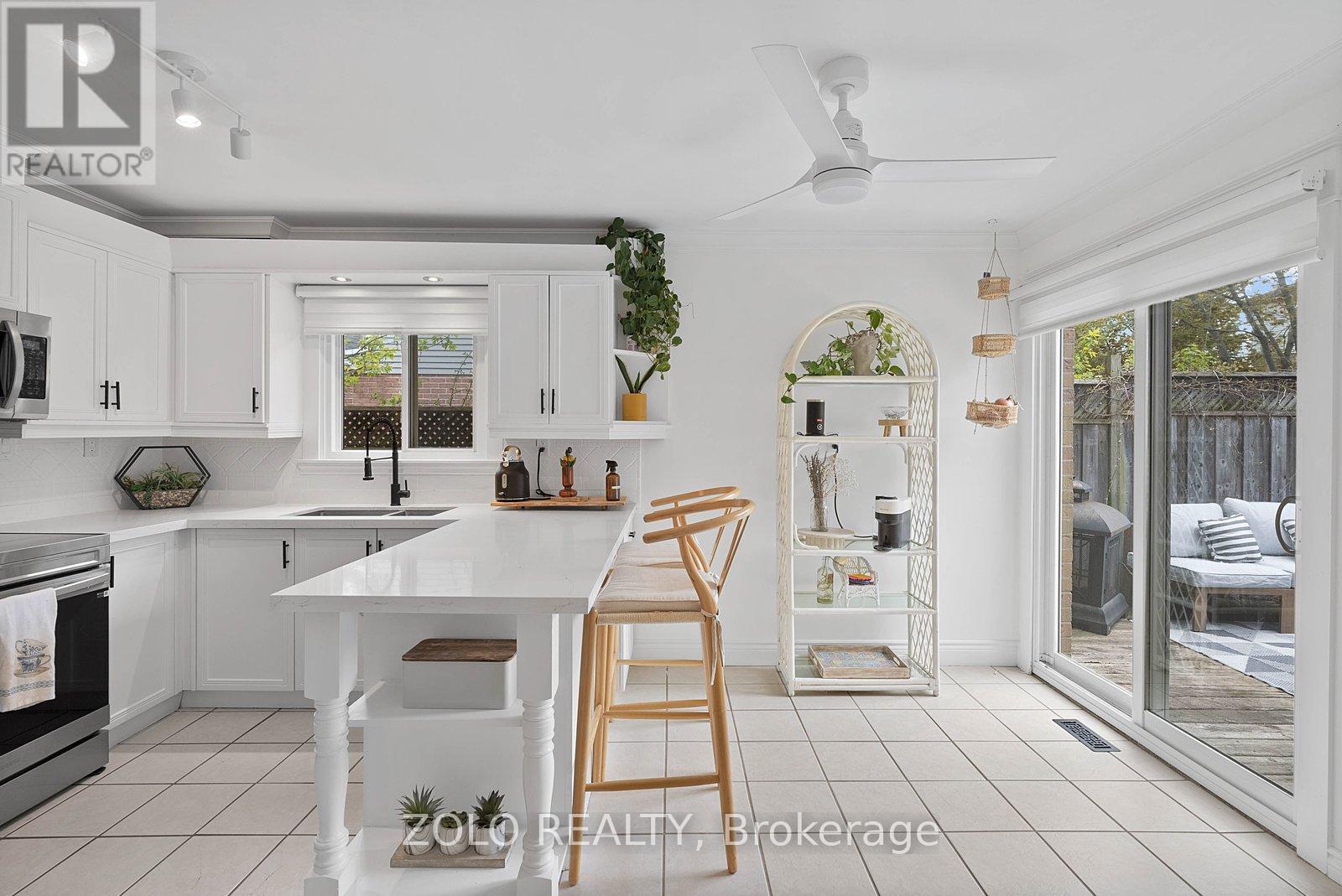 10 Coles Avenue, Ajax, Ontario  L1T 3G7 - Photo 13 - E13128672