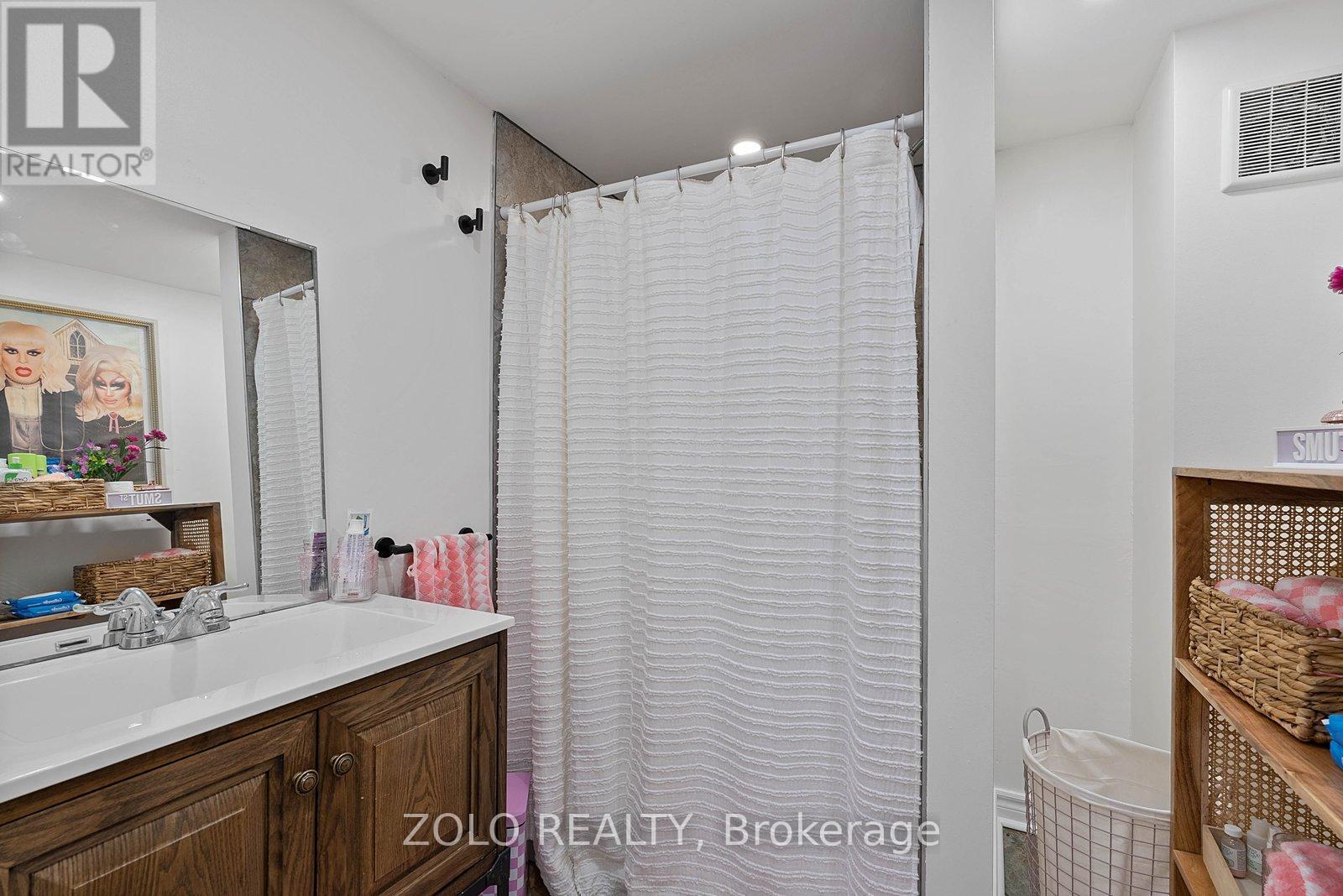 10 Coles Avenue, Ajax, Ontario  L1T 3G7 - Photo 27 - E13128672