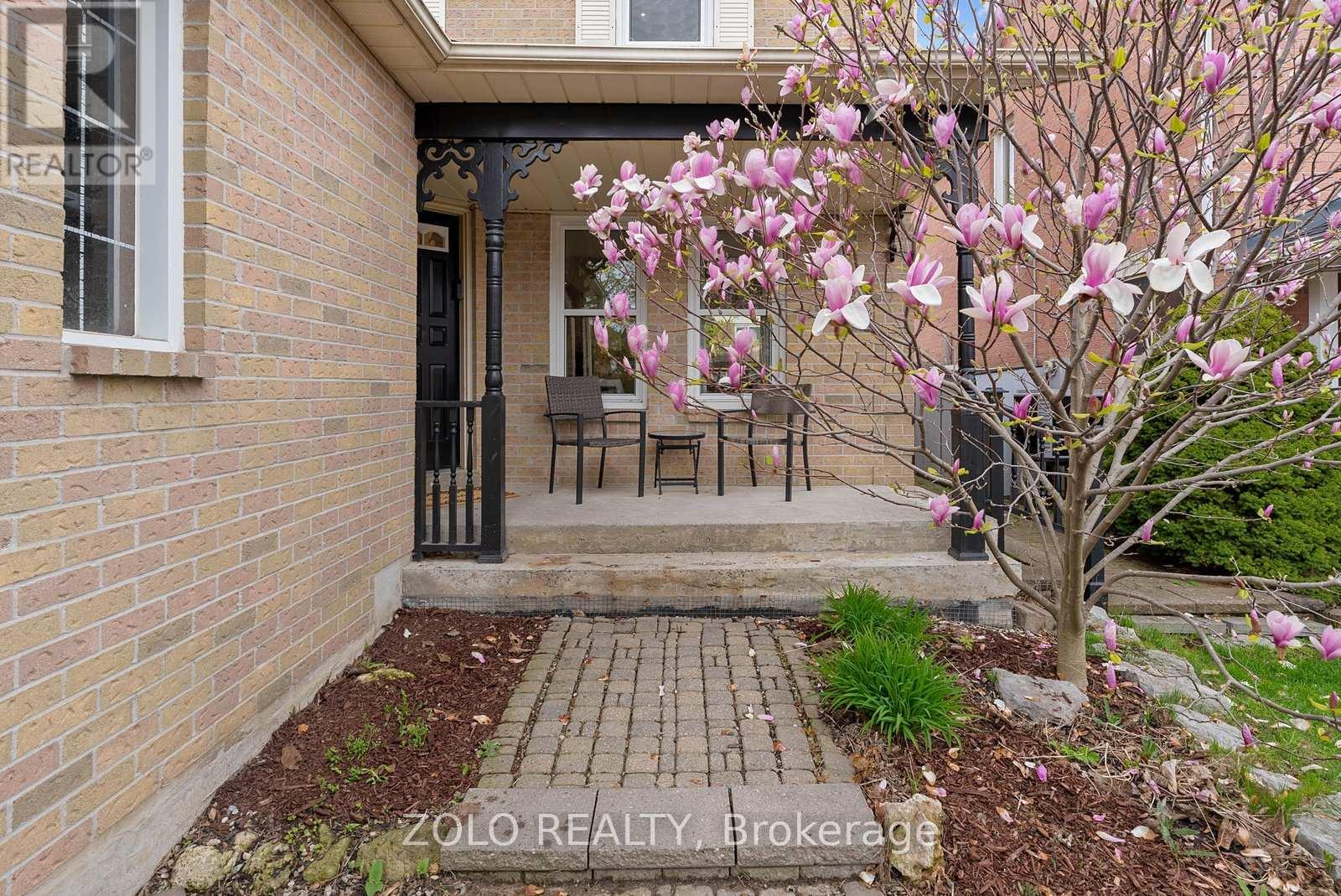 10 Coles Avenue, Ajax, Ontario  L1T 3G7 - Photo 3 - E13128672