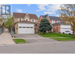 10 COLES AVENUE, Ajax, Ontario