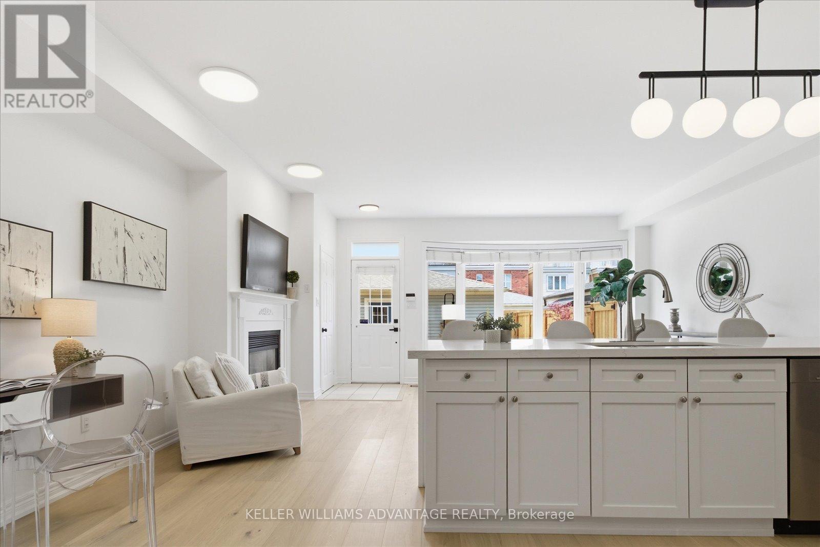 95 Sarah Ashbridge Avenue, Toronto, Ontario  M4L 3Y1 - Photo 11 - E13128732