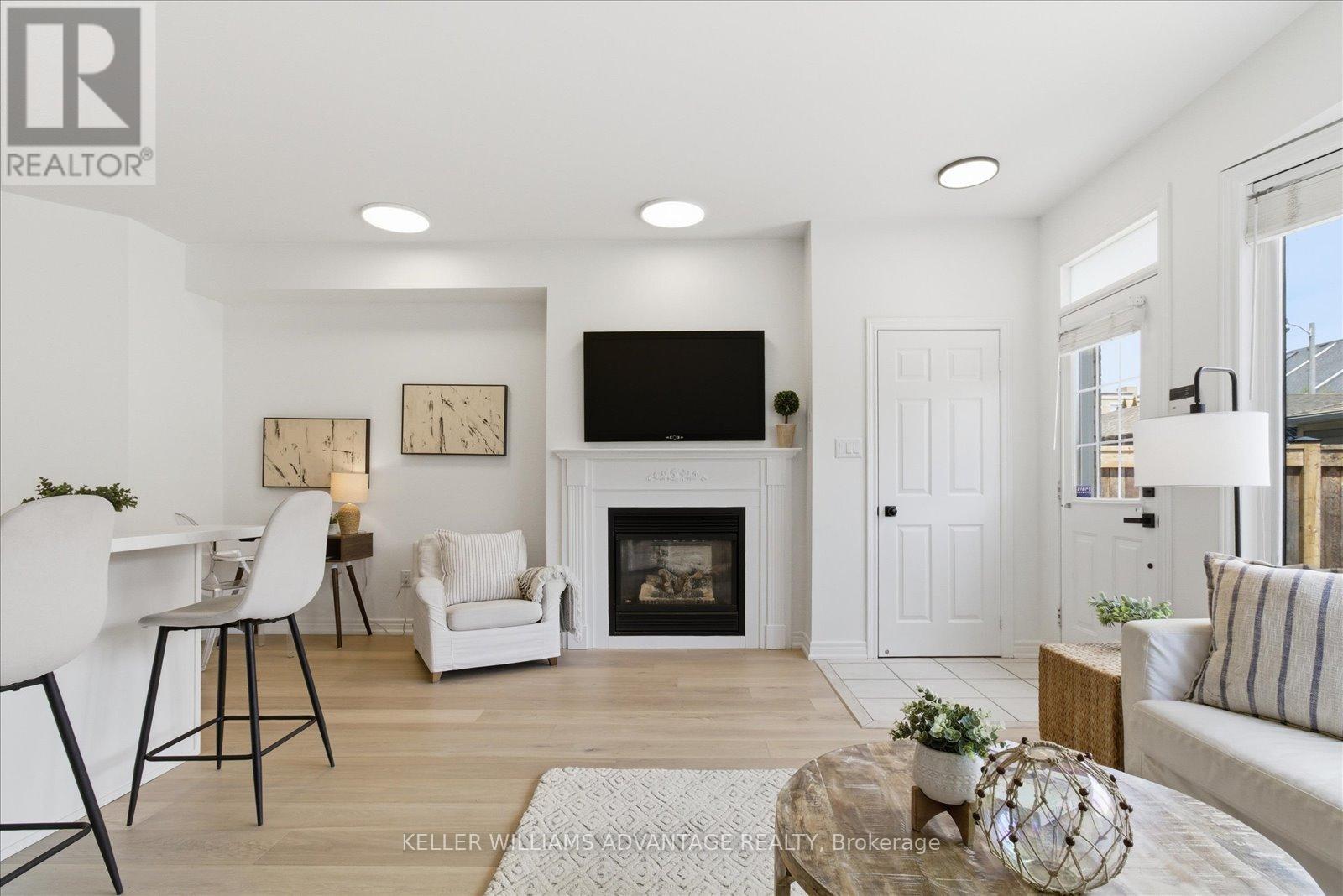 95 Sarah Ashbridge Avenue, Toronto, Ontario  M4L 3Y1 - Photo 15 - E13128732