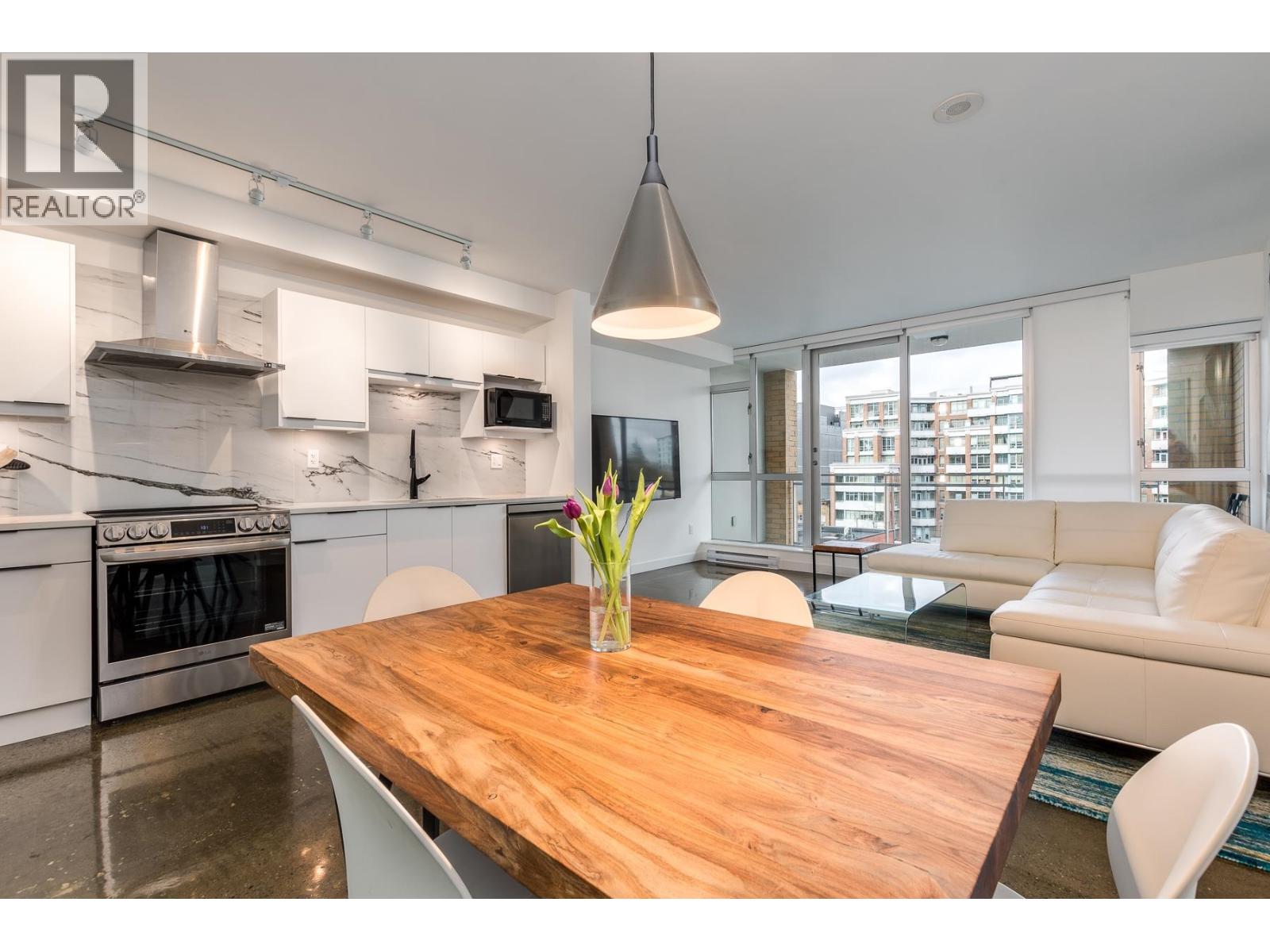 714 221 UNION STREET, Vancouver, British Columbia