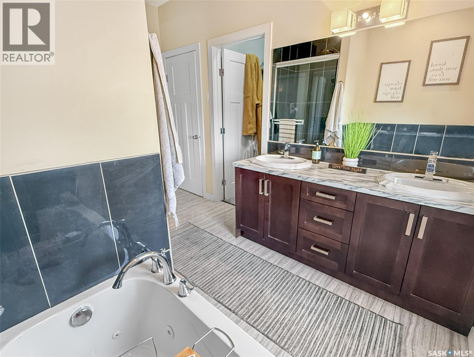 137 Valley Park Place, Swift Current, Saskatchewan  S9H 5N2 - Photo 22 - SK035488