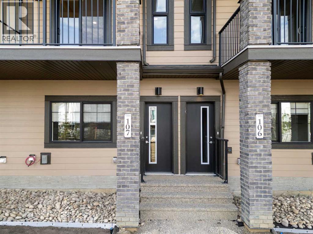 72, 285 Chelsea Court, Chestermere, Alberta  T1X 2W7 - Photo 3 - A2306065