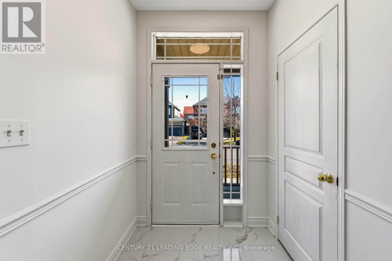 114 Alfred Paterson Drive, Markham, Ontario  L6E 1L5 - Photo 4 - N13128576