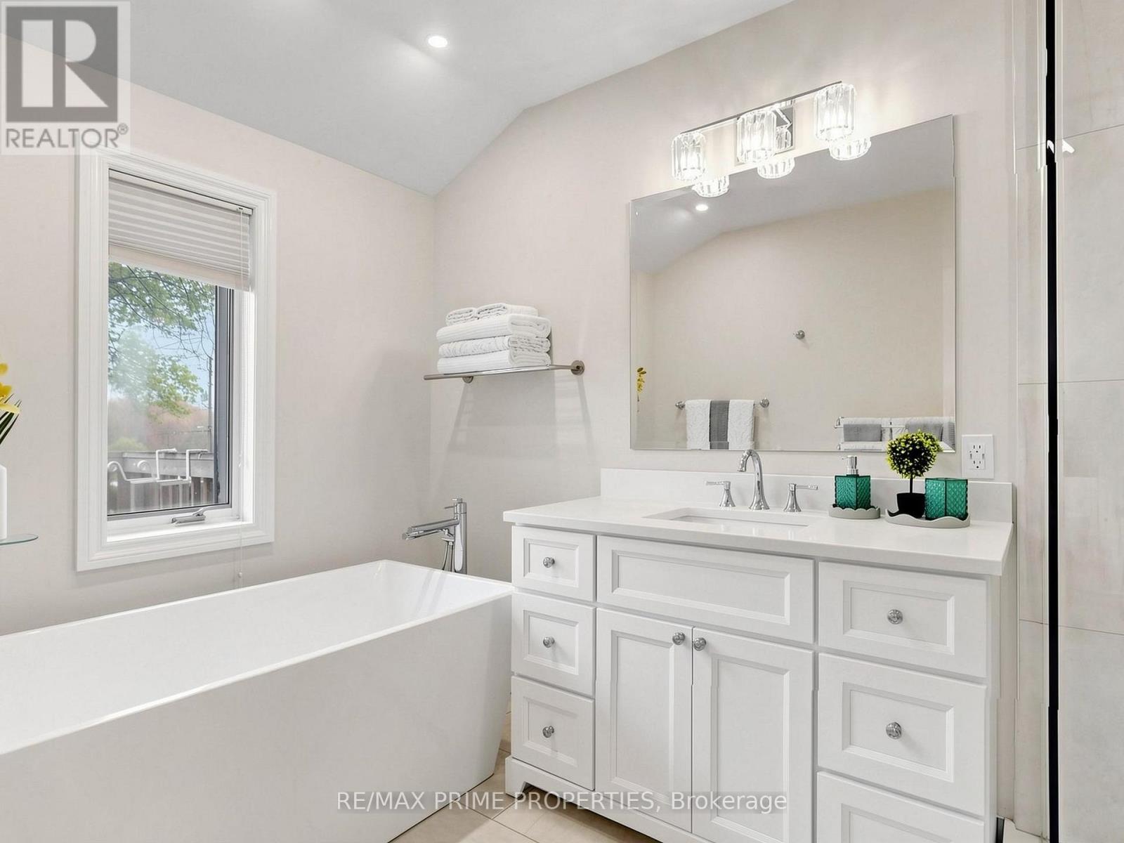 63 Walkerton Drive, Markham, Ontario  L3P 1H9 - Photo 22 - N13128844