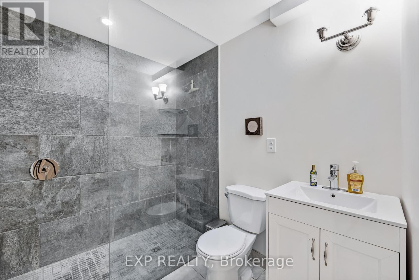 15 Jarvis Avenue, Aurora, Ontario  L4G 6W8 - Photo 39 - N13128866