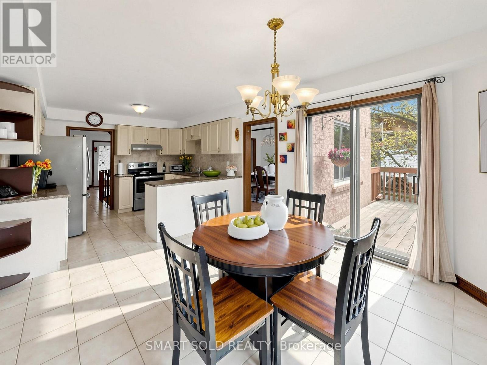 14 Marchwood Crescent, Richmond Hill, Ontario  L4C 8M7 - Photo 12 - N13120210