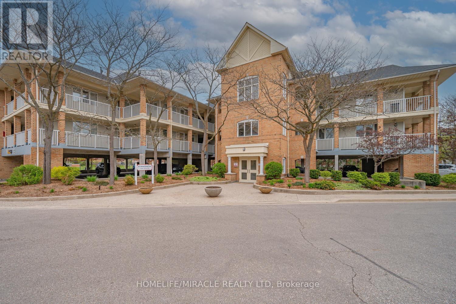 116 - 111 Bristol Road E, Mississauga, Ontario  L4Z 3P6 - Photo 1 - W13127220