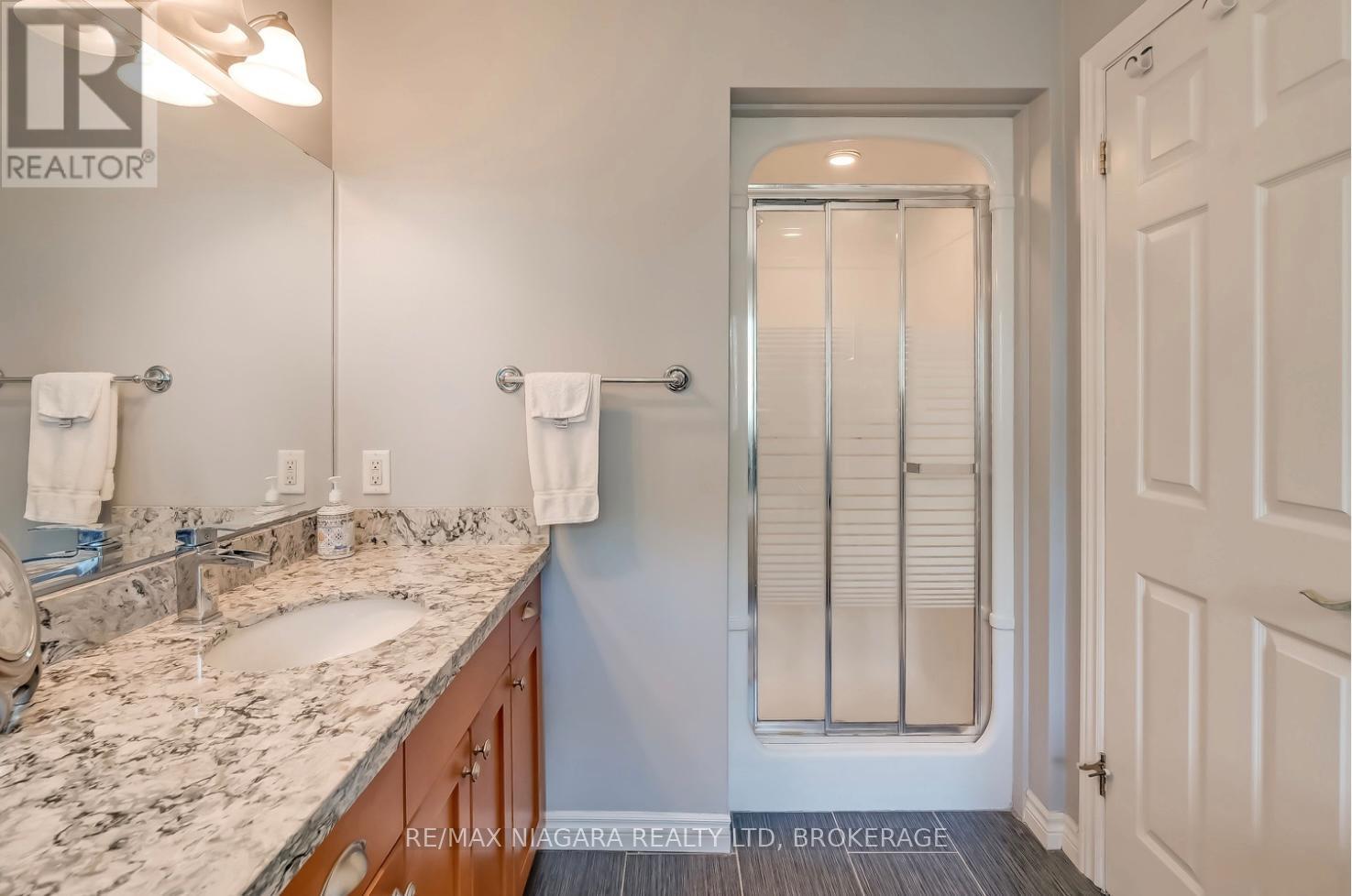 1069 Beach Boulevard, Hamilton, Ontario  L8H 6Z9 - Photo 19 - X12950128