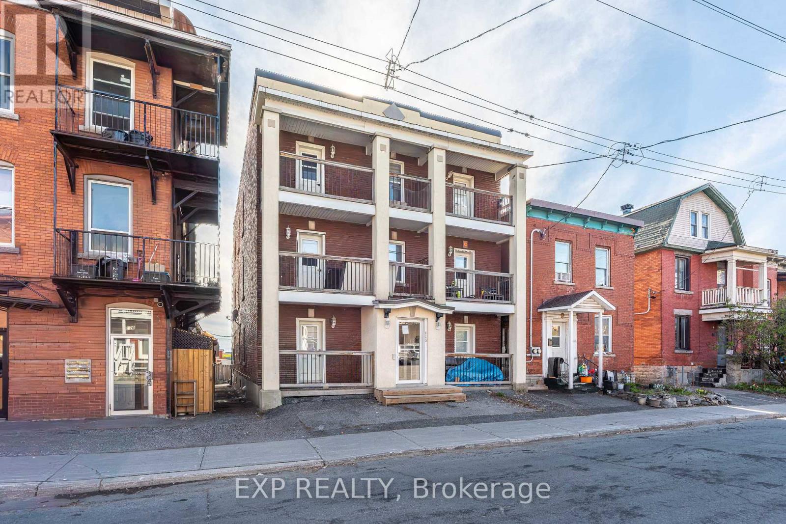 118 Rochester Street, Ottawa, Ontario  K1R 7M1 - Photo 2 - X13124998