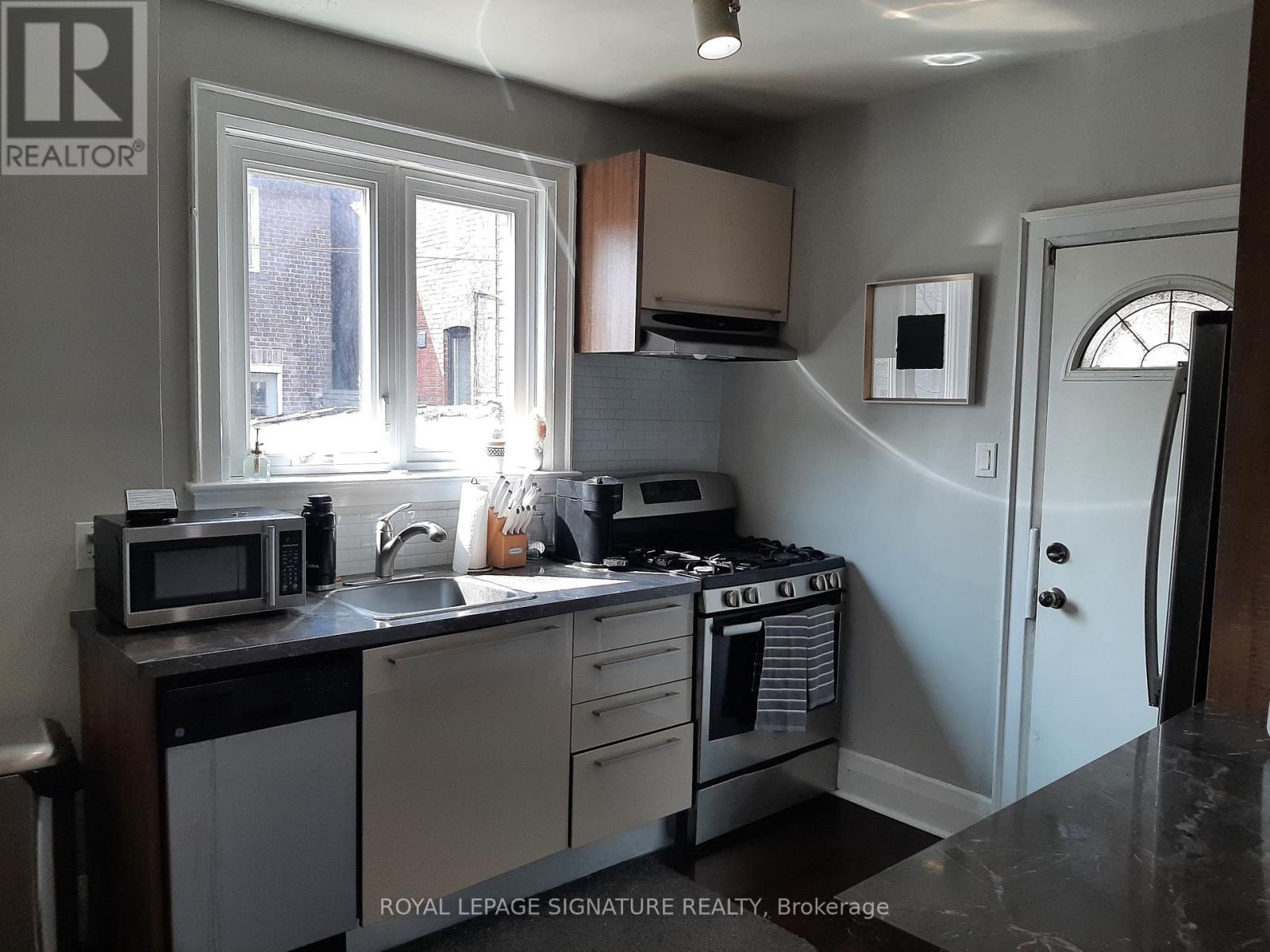 Upper - 180 Dufferin Street, Toronto, Ontario  M6K 1Z2 - Photo 10 - W13128584