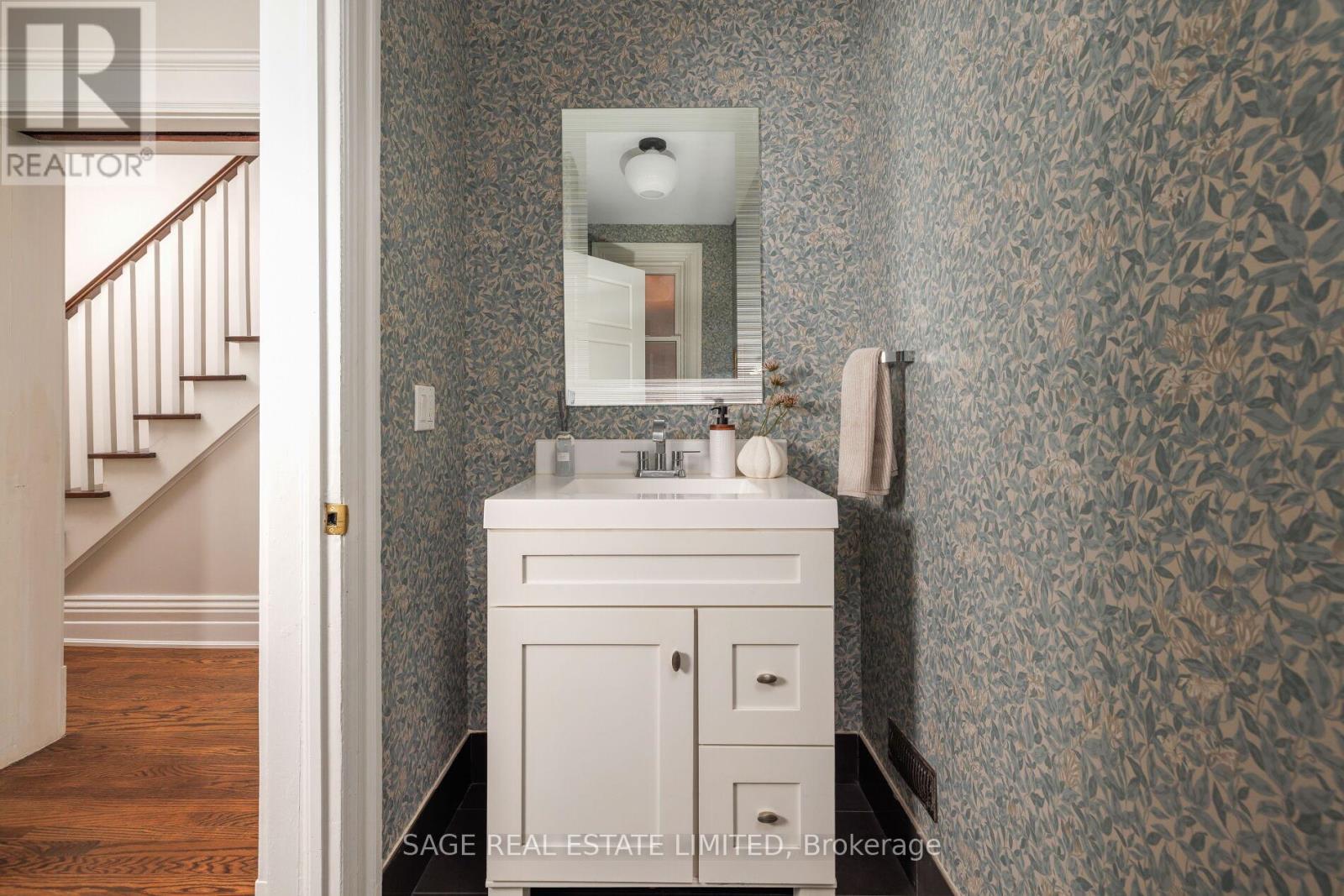 208 Galley Avenue, Toronto, Ontario  M6R 1H4 - Photo 14 - W13128690