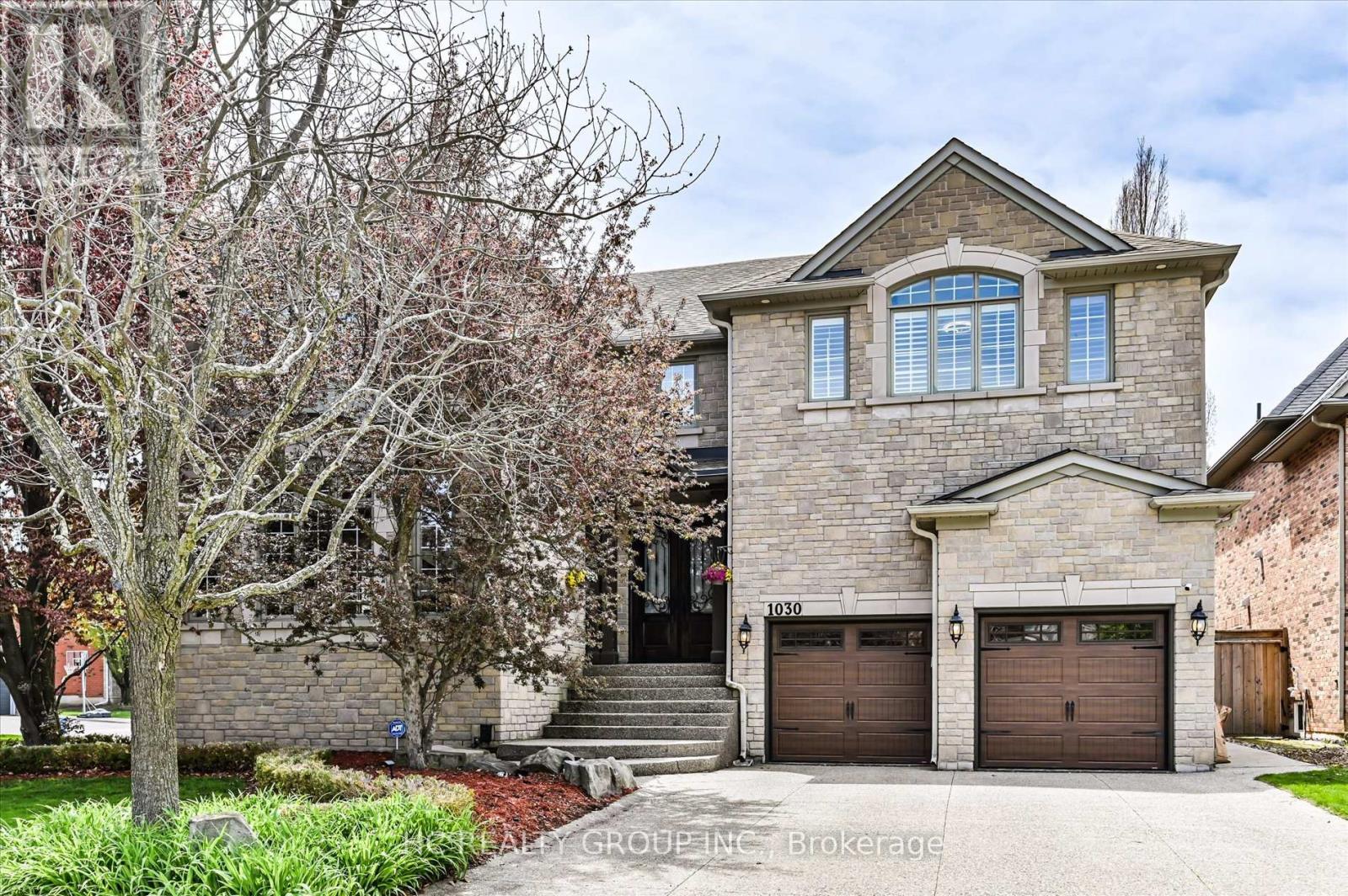 1030 SKYVALLEY CRESCENT, Oakville, Ontario