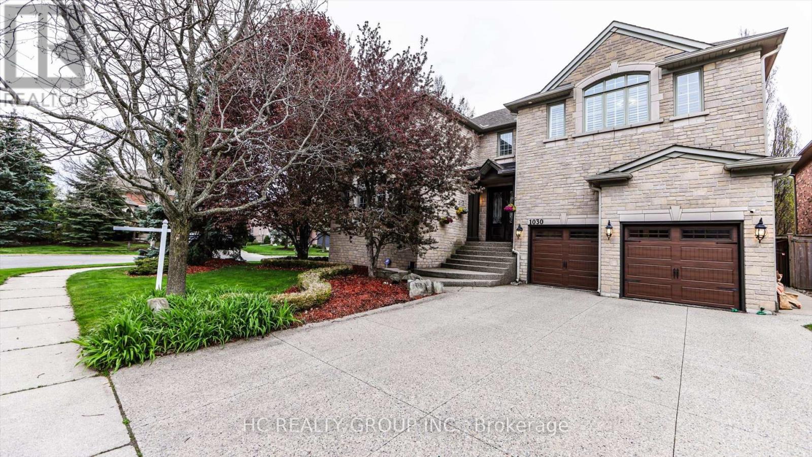 1030 Skyvalley Crescent, Oakville, Ontario  L6M 3L2 - Photo 2 - W13128784