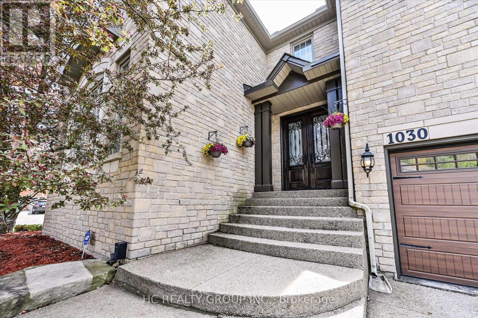 1030 Skyvalley Crescent, Oakville, Ontario  L6M 3L2 - Photo 3 - W13128784