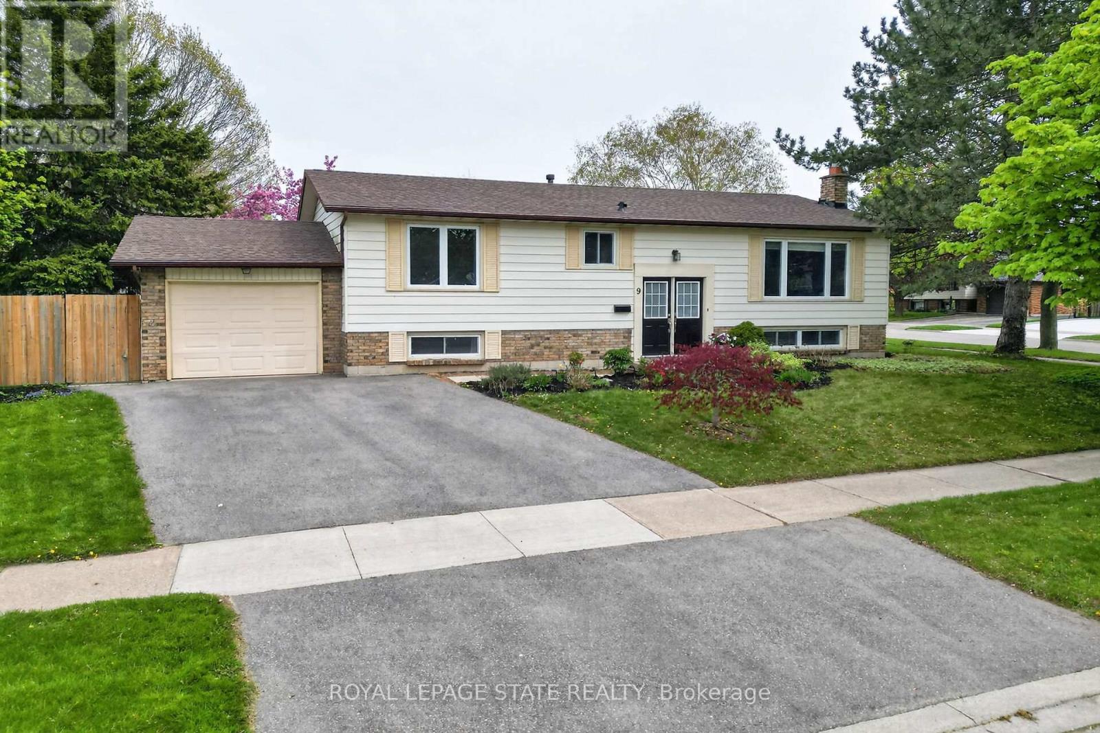9 JULIANA ROAD, Grimsby, Ontario