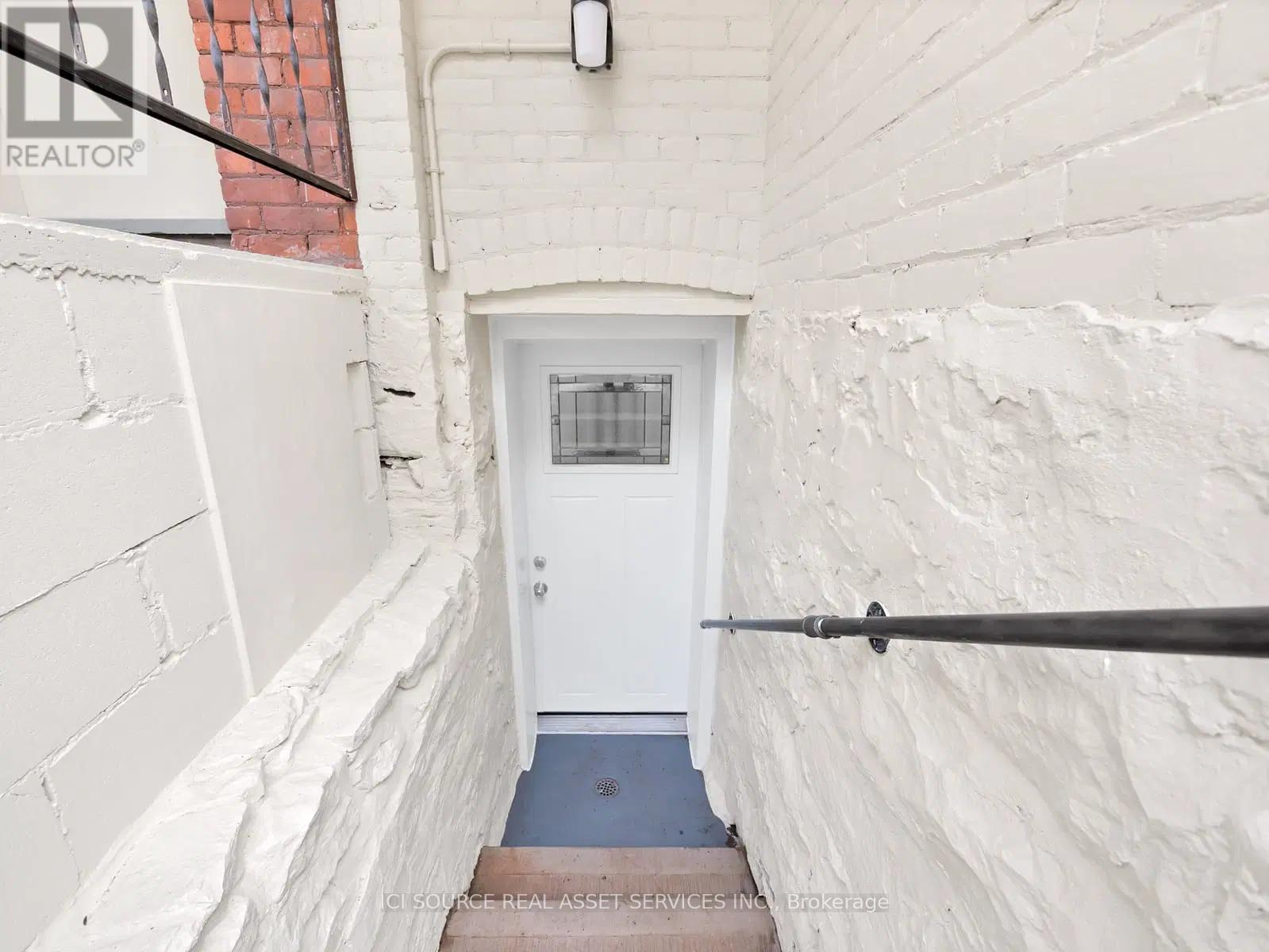 1 - 132 Holton Avenue S, Hamilton, Ontario  L8M 2L5 - Photo 1 - X13128714