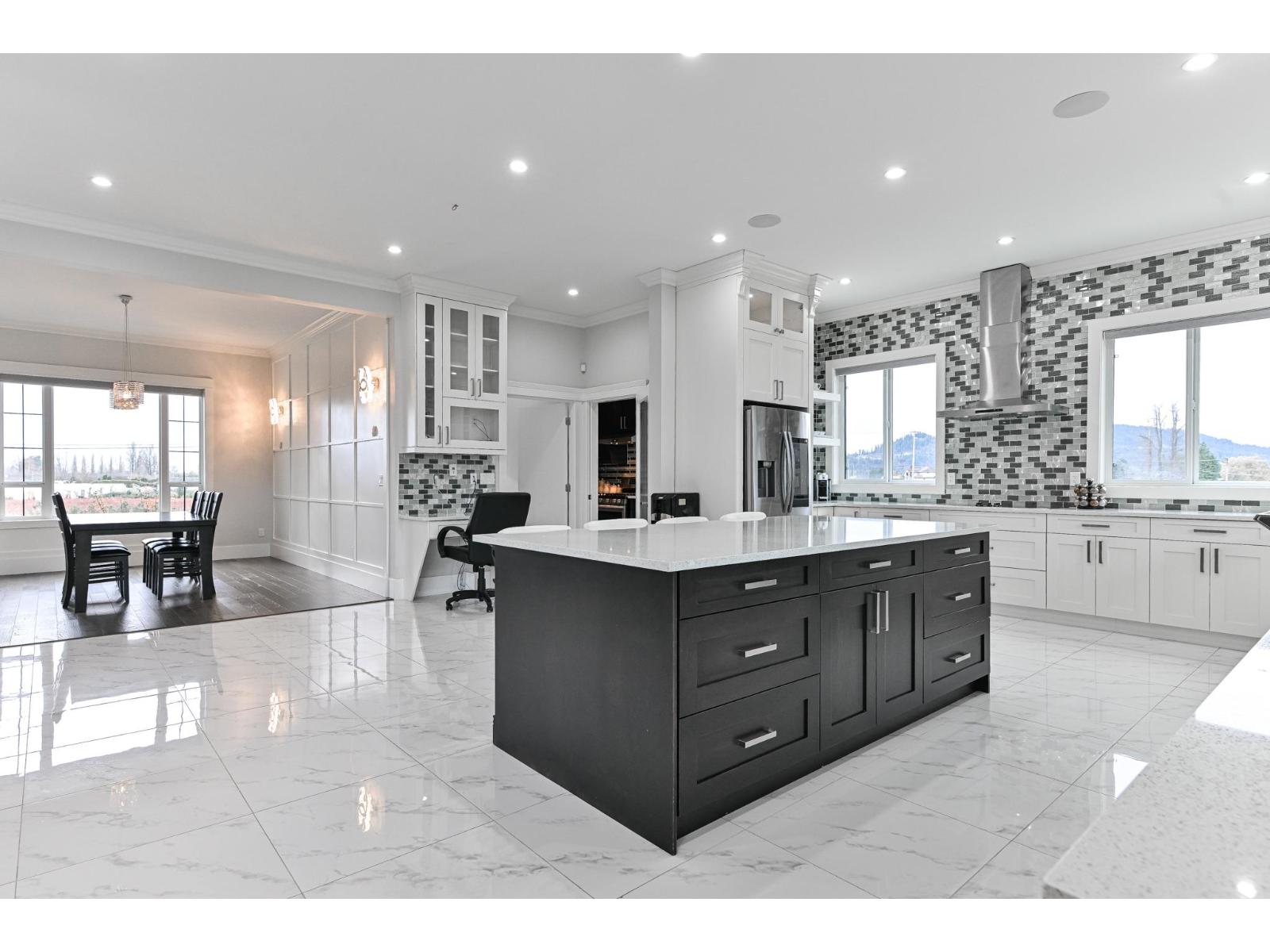 8528 Sylvester Road, Mission, British Columbia  V2V 7K6 - Photo 11 - R3123296