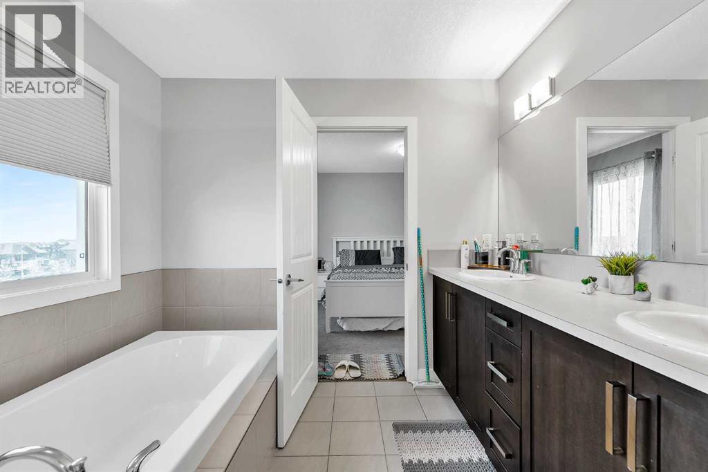 172 Sherwood Square Nw, Calgary, Alberta  T3R 0R8 - Photo 30 - A2308878