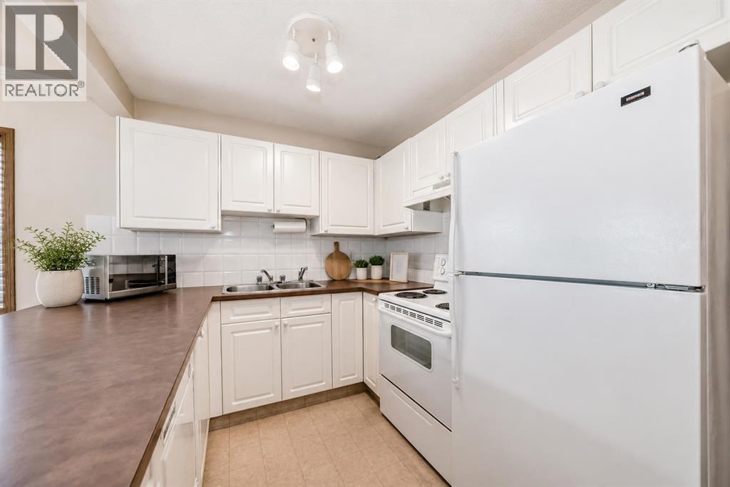 152 Country Hills Villas Nw, Calgary, Alberta  T3K 4S8 - Photo 12 - A2311228