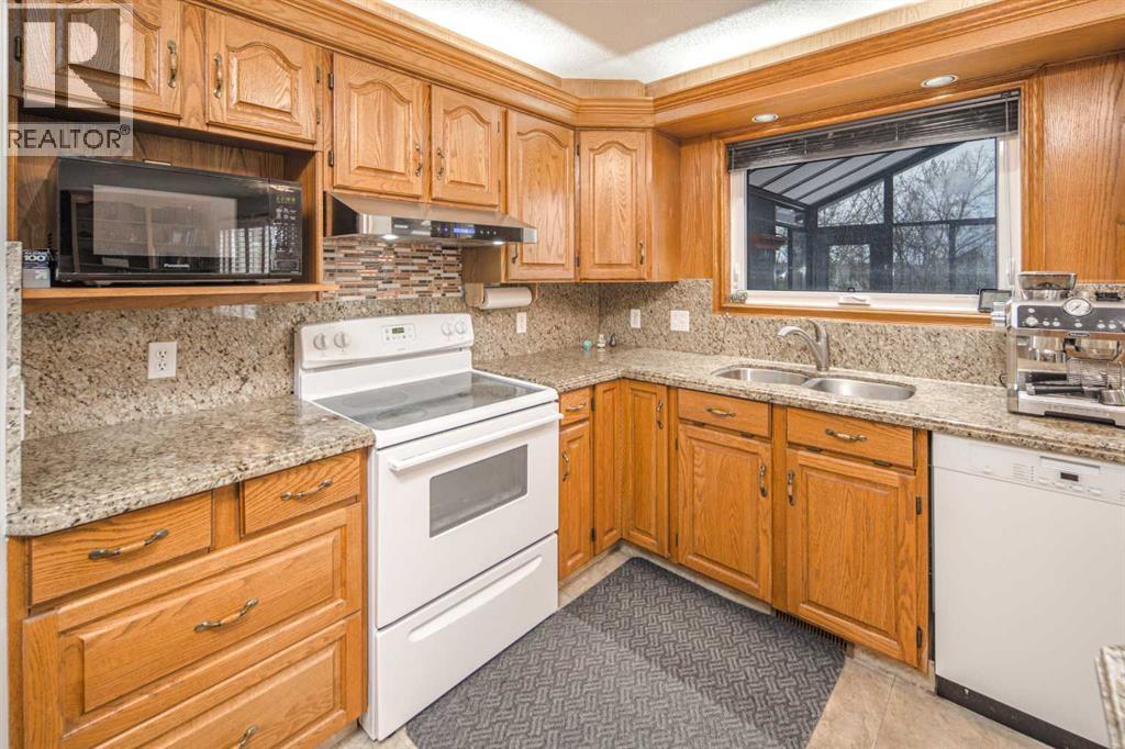 37 Arbour Summit Close NW, Calgary, Alberta  T3G 3W1 - Photo 11 - A2310638