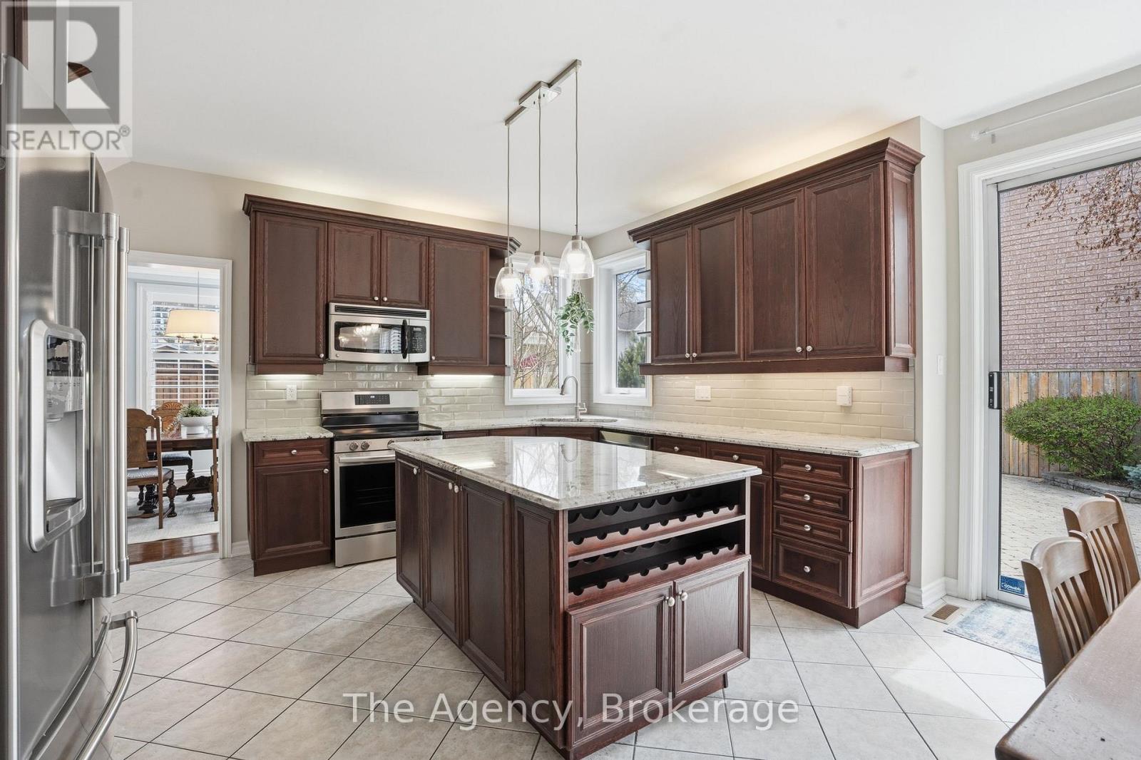 2112 Novis Way, Burlington, Ontario  L7L 6M7 - Photo 16 - W13128144