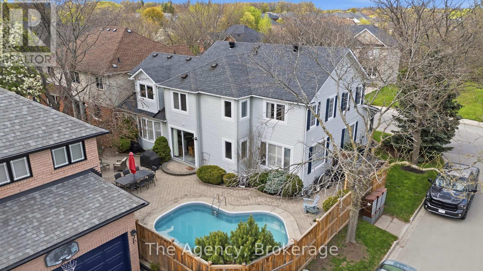 2112 Novis Way, Burlington, Ontario  L7L 6M7 - Photo 2 - W13128144