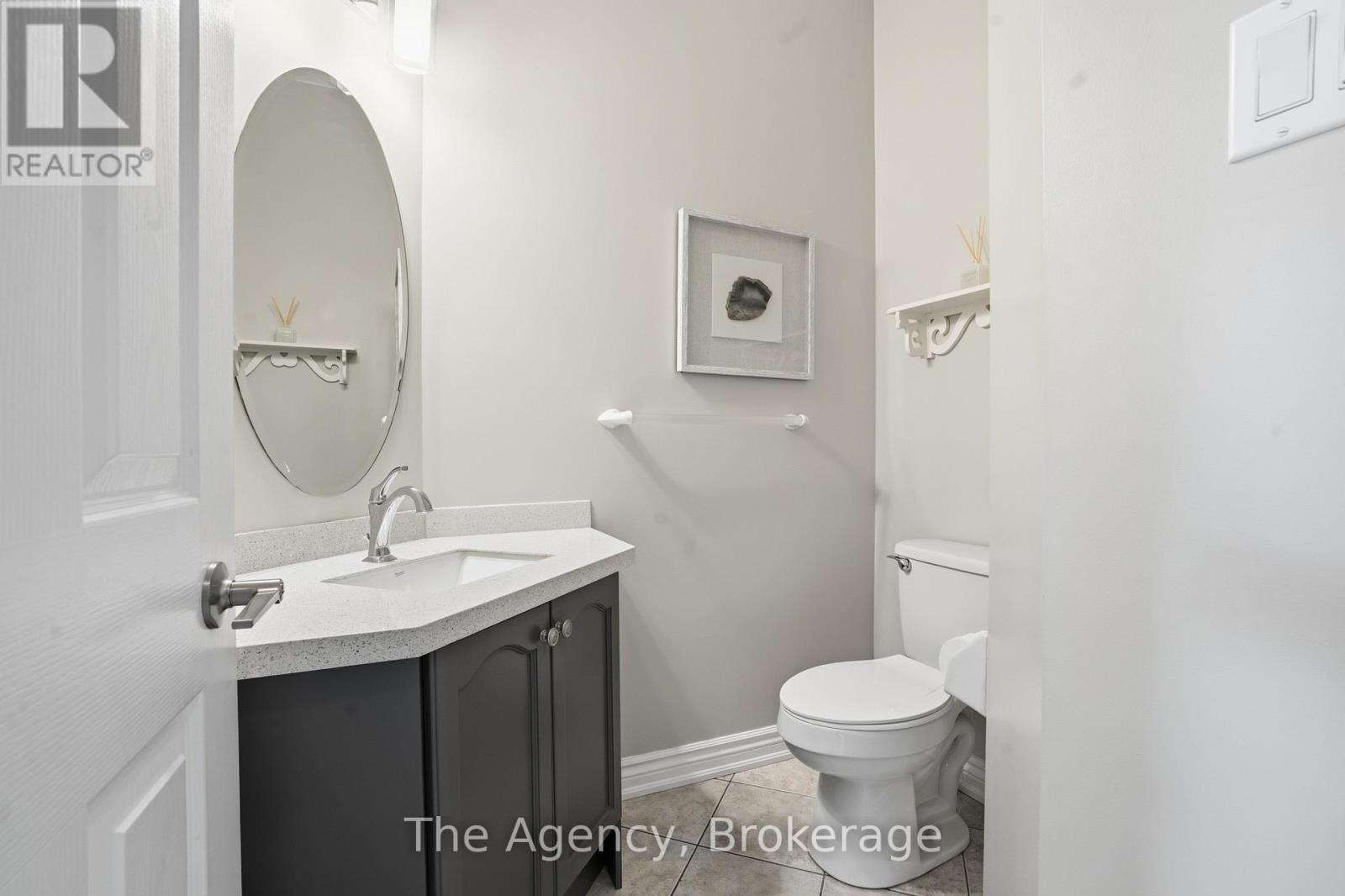 2112 Novis Way, Burlington, Ontario  L7L 6M7 - Photo 19 - W13128144