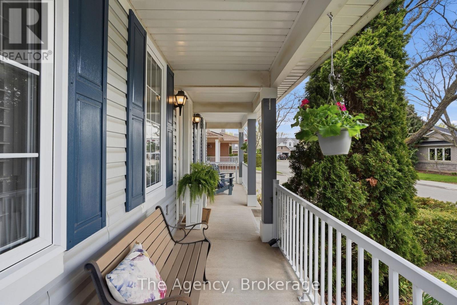 2112 Novis Way, Burlington, Ontario  L7L 6M7 - Photo 6 - W13128144