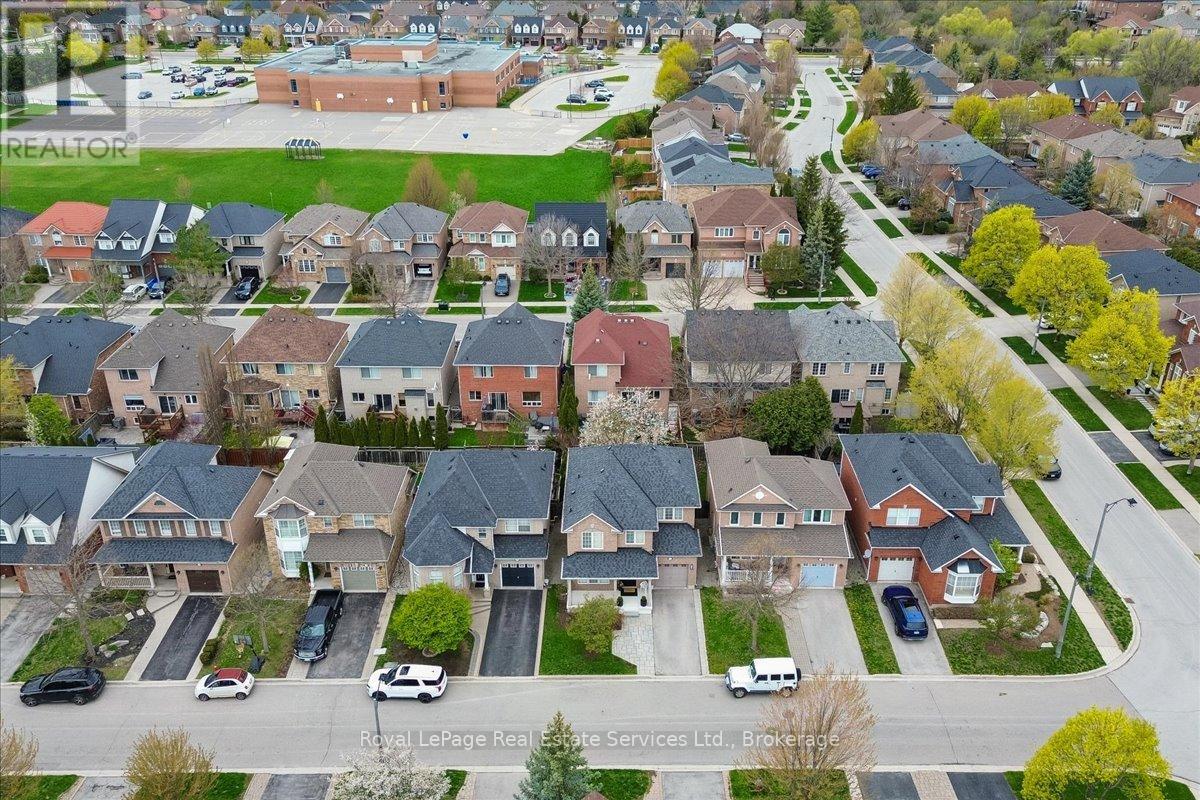2347 Hollybrook Drive, Oakville, Ontario  L6M 4T6 - Photo 44 - W13094078