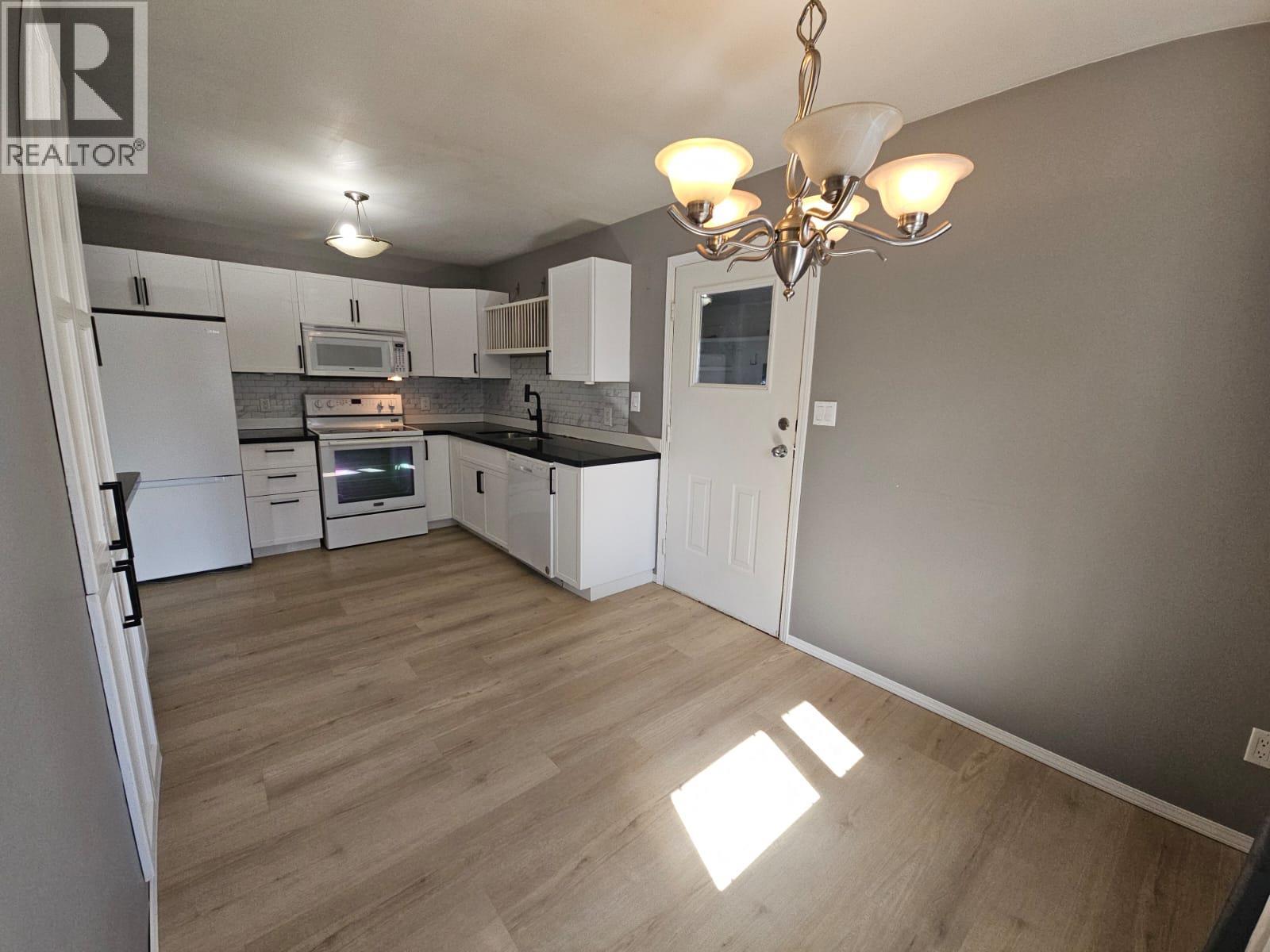 5237 42 Street Ne, Chetwynd, British Columbia  V0C 1J0 - Photo 10 - 10385511