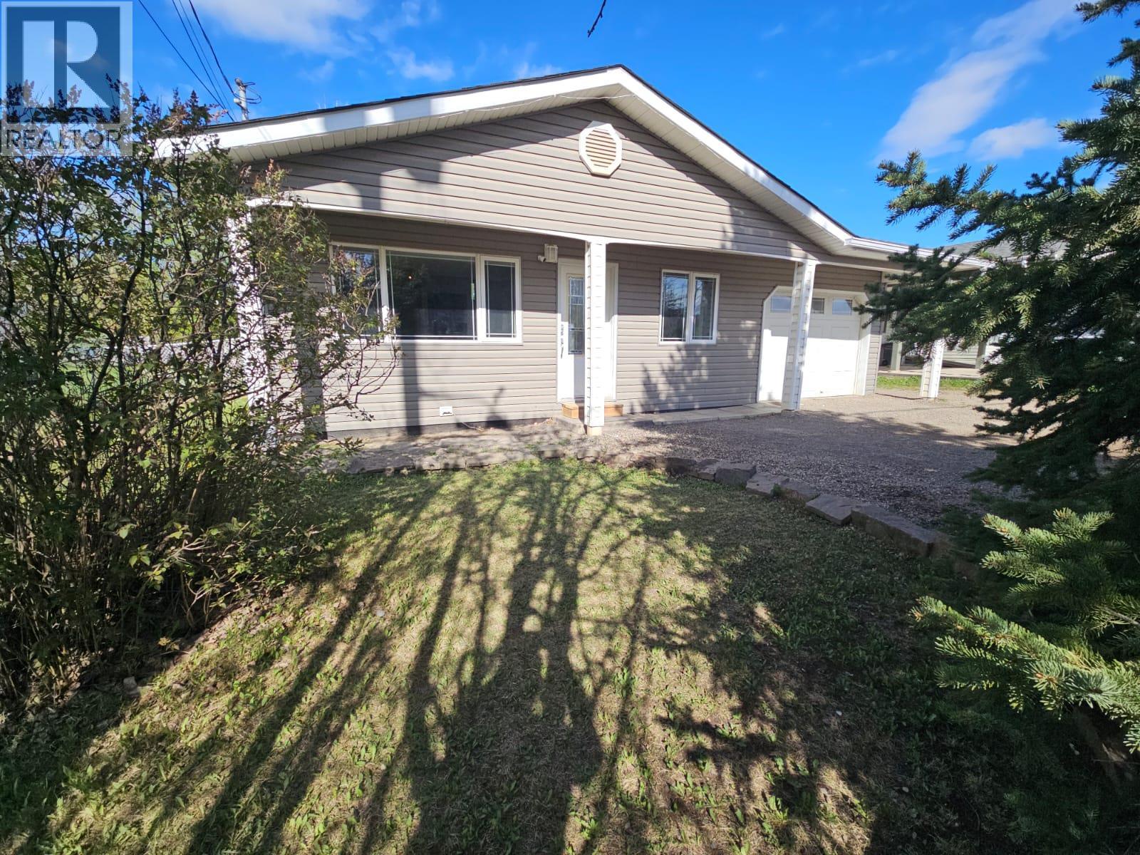 5237 42 Street Ne, Chetwynd, British Columbia  V0C 1J0 - Photo 2 - 10385511
