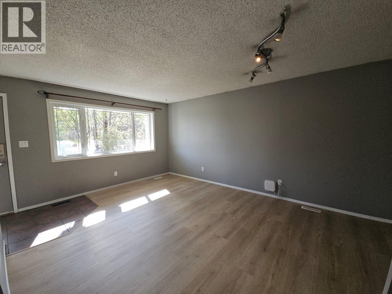 5237 42 Street Ne, Chetwynd, British Columbia  V0C 1J0 - Photo 6 - 10385511