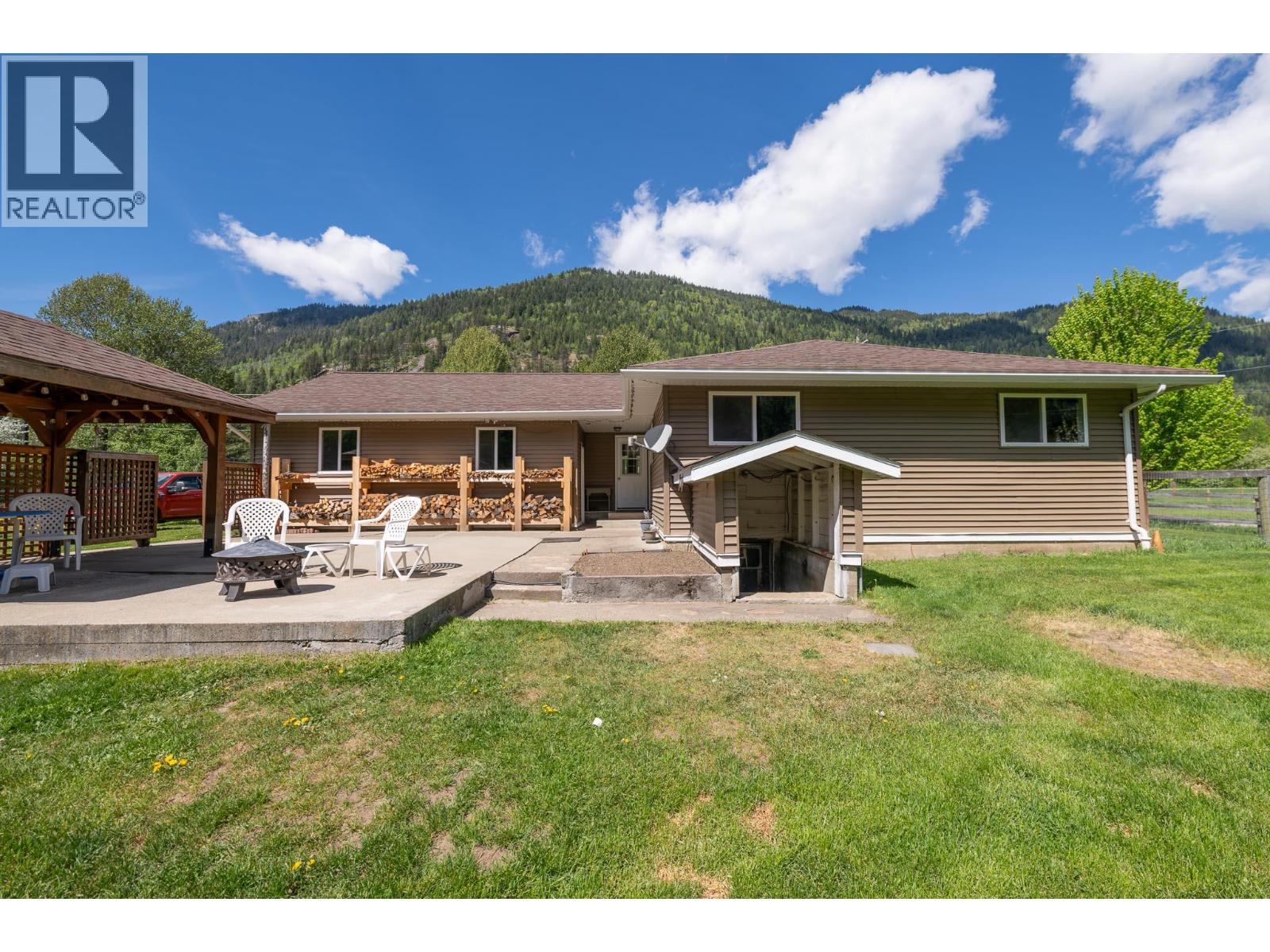 8895 Highway 6 Highway, Salmo, British Columbia  V0G 1Z0 - Photo 42 - 10387103