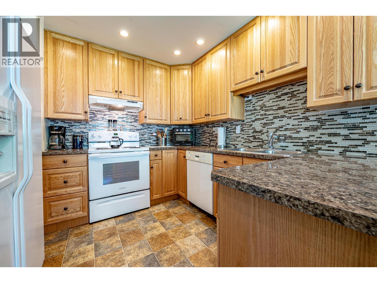 8895 Highway 6 Highway, Salmo, British Columbia  V0G 1Z0 - Photo 14 - 10387103