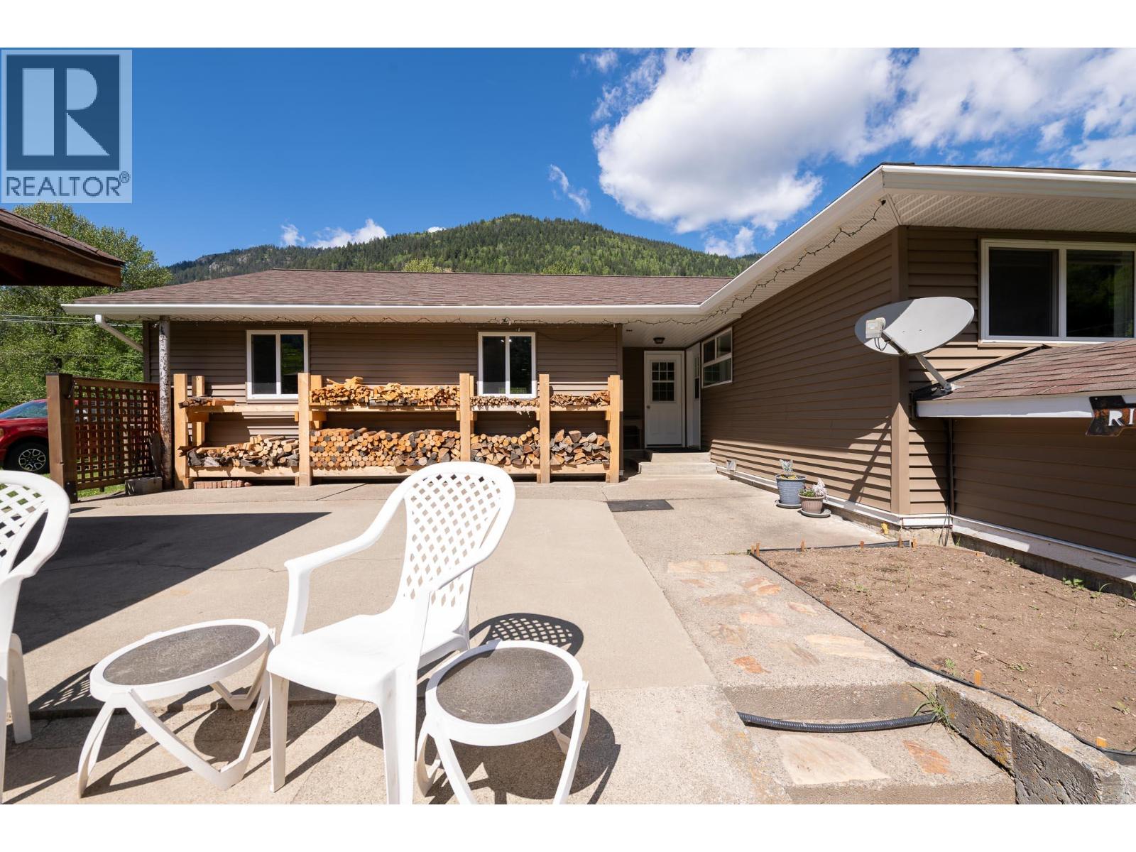 8895 Highway 6 Highway, Salmo, British Columbia  V0G 1Z0 - Photo 45 - 10387103