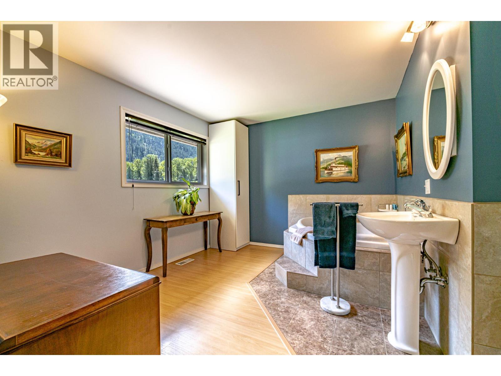 8895 Highway 6 Highway, Salmo, British Columbia  V0G 1Z0 - Photo 29 - 10387103