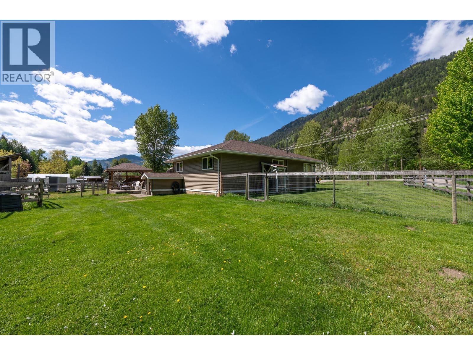 8895 Highway 6 Highway, Salmo, British Columbia  V0G 1Z0 - Photo 52 - 10387103