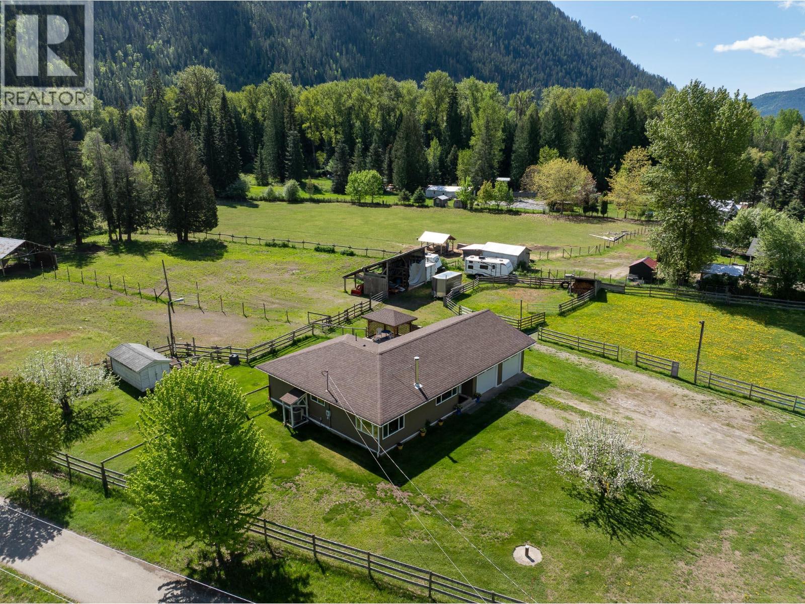 8895 Highway 6 Highway, Salmo, British Columbia  V0G 1Z0 - Photo 62 - 10387103