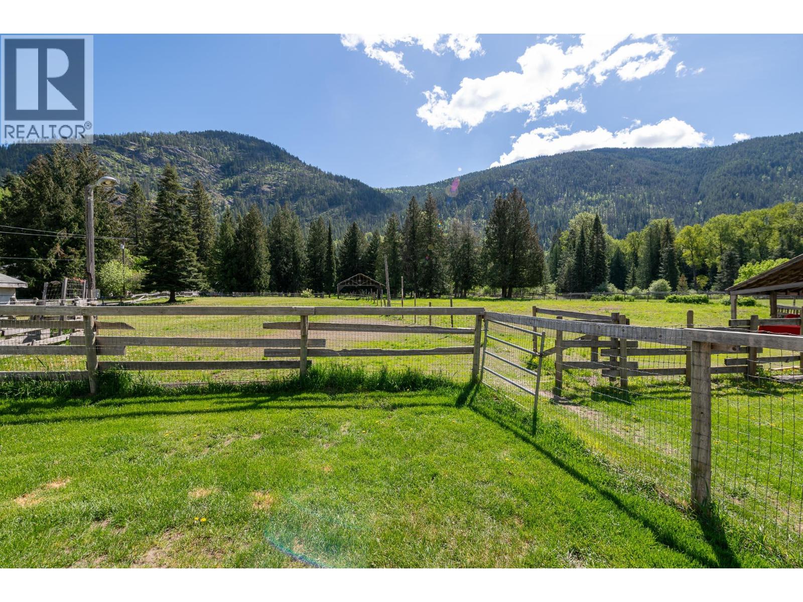 8895 Highway 6 Highway, Salmo, British Columbia  V0G 1Z0 - Photo 51 - 10387103