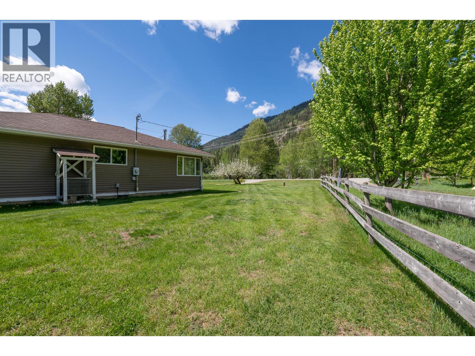 8895 Highway 6 Highway, Salmo, British Columbia  V0G 1Z0 - Photo 53 - 10387103