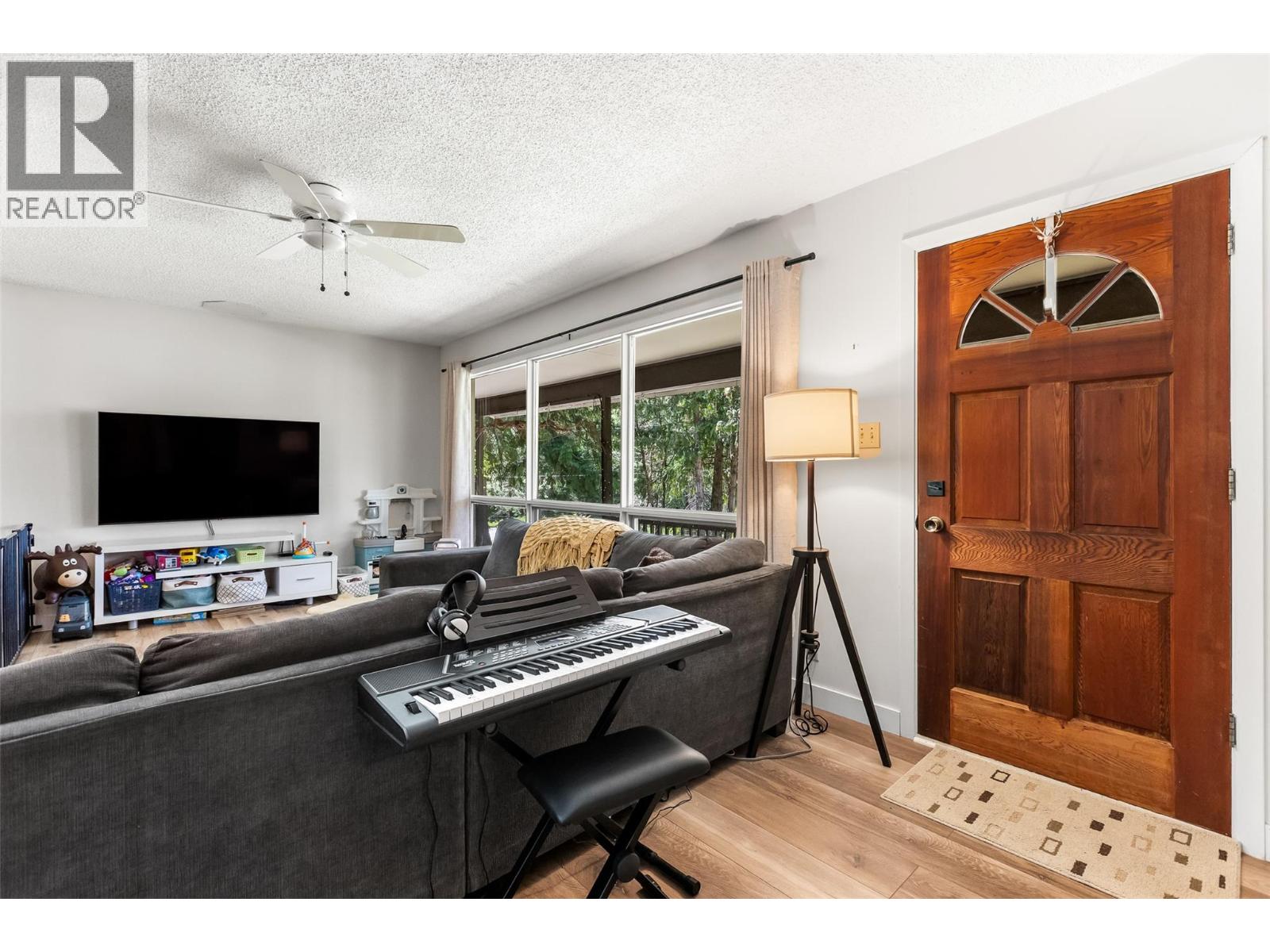 3988 Samuelson Road, Canyon, British Columbia V0B 1C1 - Photo 3 - 10387396