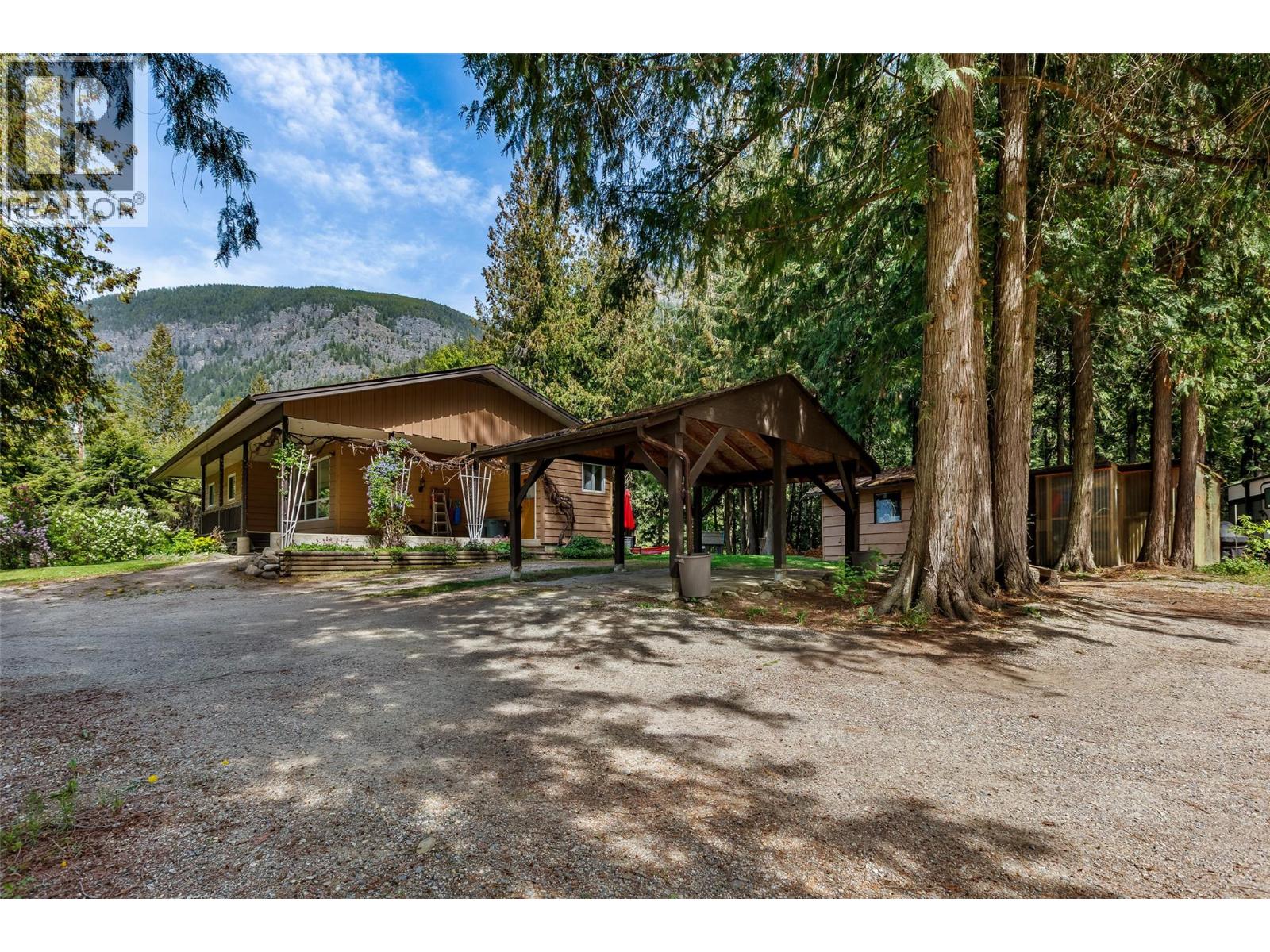 3988 Samuelson Road, Canyon, British Columbia V0B 1C1 - Photo 28 - 10387396