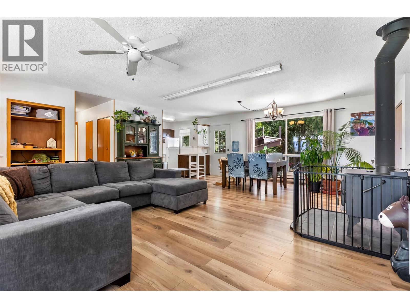 3988 Samuelson Road, Canyon, British Columbia V0B 1C1 - Photo 6 - 10387396