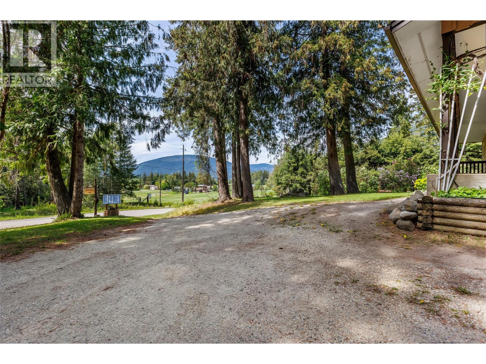 3988 Samuelson Road, Canyon, British Columbia V0B 1C1 - Photo 29 - 10387396