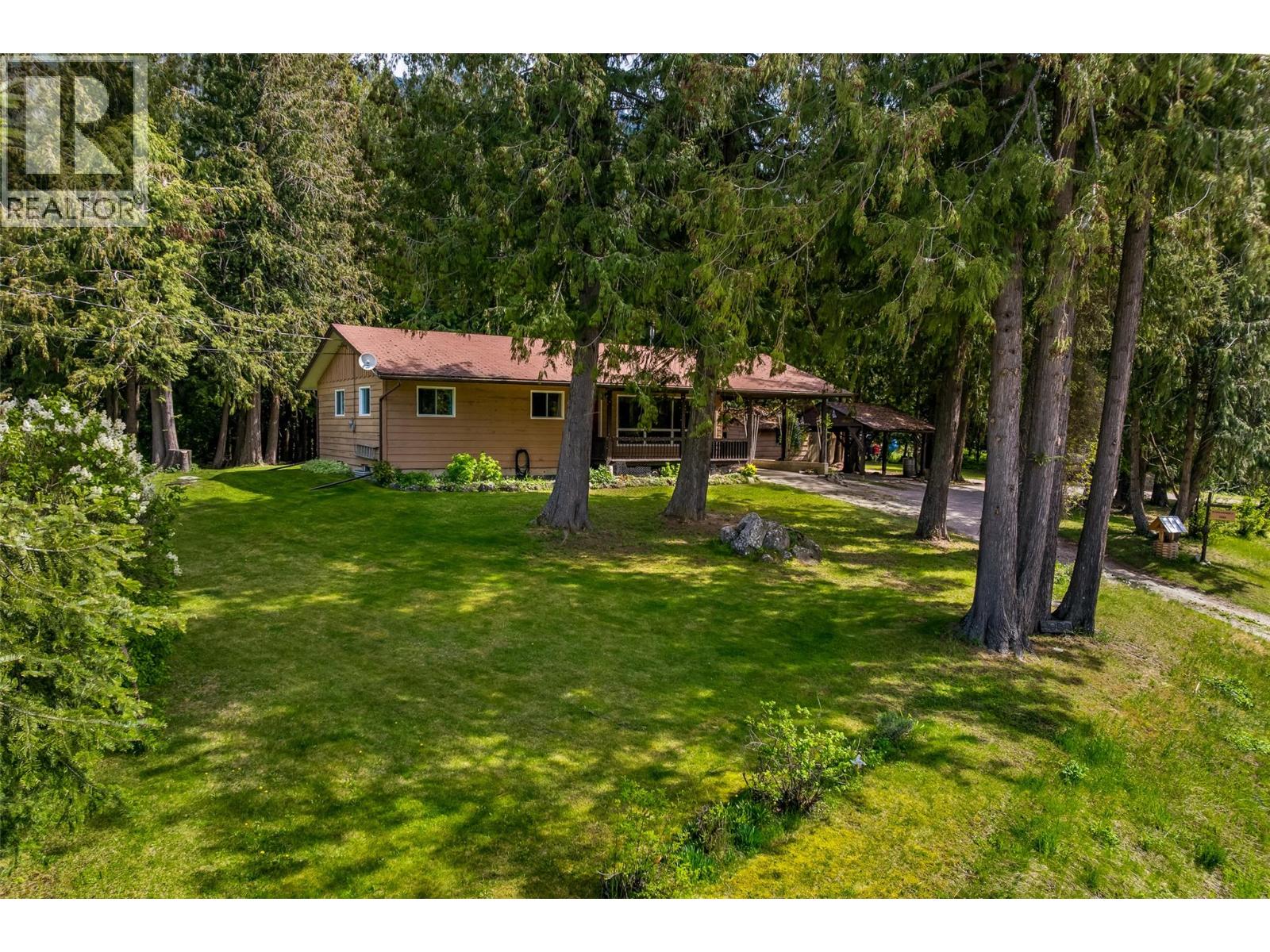3988 Samuelson Road, Canyon, British Columbia V0B 1C1 - Photo 1 - 10387396
