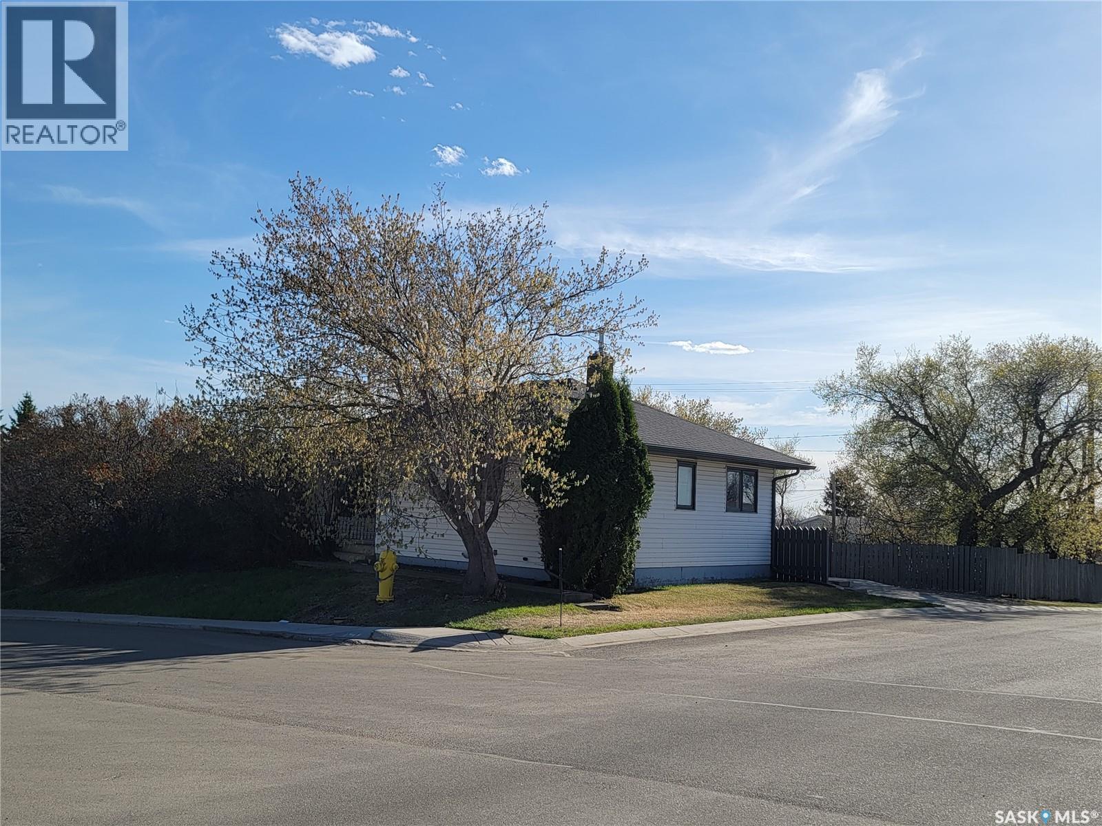 4812 Post Street, Macklin, Saskatchewan  S0L 2C0 - Photo 1 - SK029795
