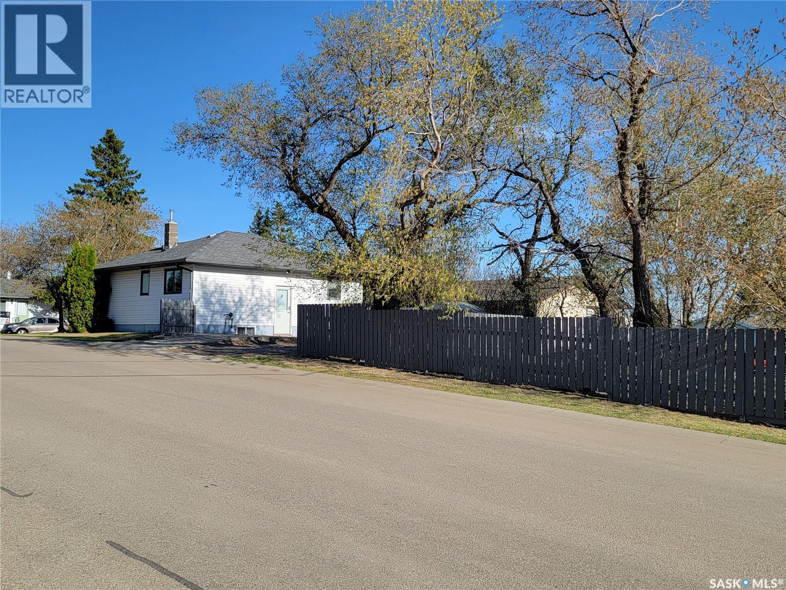 4812 Post Street, Macklin, Saskatchewan  S0L 2C0 - Photo 22 - SK029795